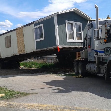 Benefits of Hiring Professional Mobile Home Movers